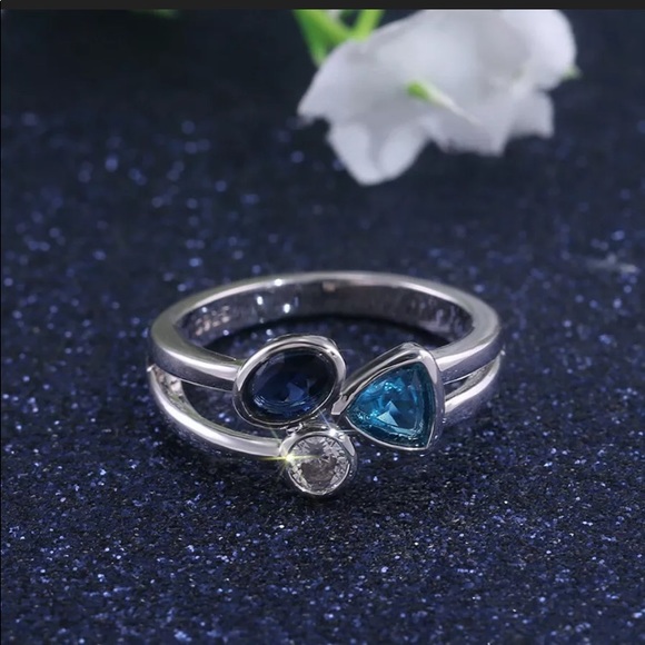 .925 Sterling Silver Blue & White Topaz Ring - Picture 2 of 7